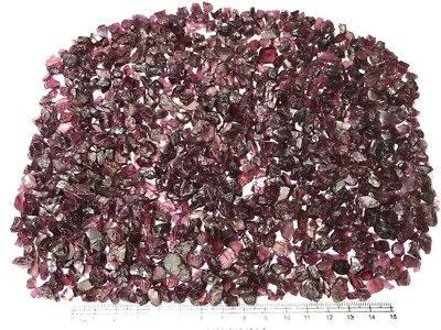 Lote áspero de alta calidad color natural granate rojo 613-G de Afganistán Foto 1 de 4