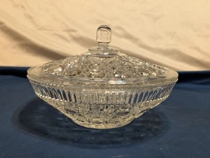 Plato de caramelo de vidrio transparente Indiana de colección con tapa Windsor botón y patrón de bastón 1987 - Imagen 1 de 17