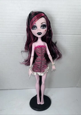 Monster High Dawn Of The Dance Draculaura Doll Black Elastics - Image 1 of 4
