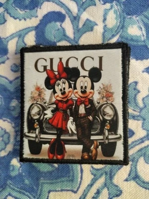 Gucci Stemma.misura 6×6cm  - Immagine 1 di 4