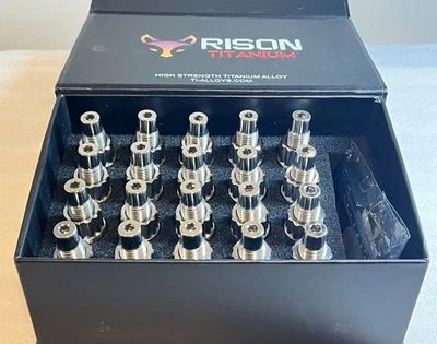Tacos/tuercas de titanio nariz de bala de billet Rison M14 x 1,25 a M14 x 1,5 BMW M3 M4 Foto 1 de 4