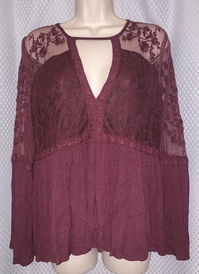 Top para mujer American Eagle bordado grande granate encaje transparente romántico campesino Foto 1 de 2