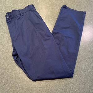 Pantalones estilo jean chino calce recto azul 34x34 IZOD Advantage Performance para hombre - Imagen 1 de 2