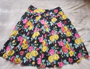 Review Floral Skirt • Size 14 - Picture 1 of 8