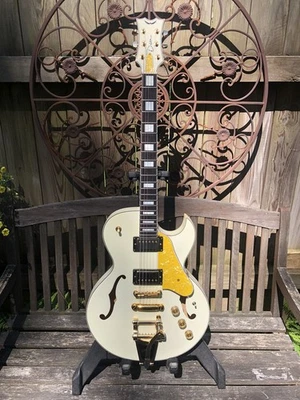 Guitarra eléctrica semi-hueca Dean Colt Foto 1 de 4