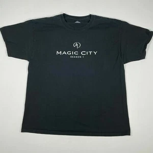 Camisa Magic City Temporada 1 Doble Cara Empuñaduras de Producción Gráfica Uniforme Adulto XL - Imagen 1 de 9