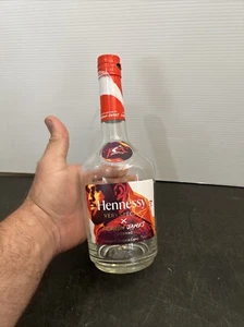 Hennessy x LeBron James Edizione Limitata Bottiglia SOLO Vuota NBA Basketball Rap - Foto 1 di 8