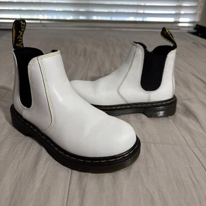 Dr Martens US 1 UK 13 Children's 2976 White Smooth Leather Zip Chelsea Boots EUC - Picture 1 of 11