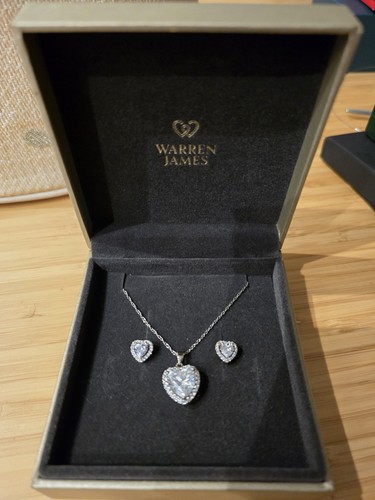 DIOR Set collana e orecchini WARREN JAMES. regalo anniversario. forma di cuore