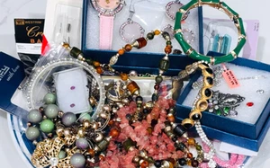 Bastel Schmuck Konvolut Vintage Modern Trödel Schublade Strass Ernte Perlen teils signiert - Bild 1 von 11