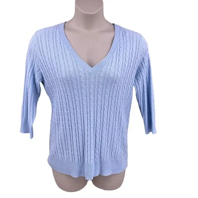 Suéter tejido con cable azul New York & Co para mujer talla grande manga 3/4 cuello en V  Foto 1 de 4