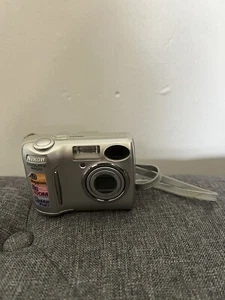 Nikon Coolpix 4600 4MP 3x Optical Zoom Compact Point & Shoot Camera - Works! - Picture 1 of 3