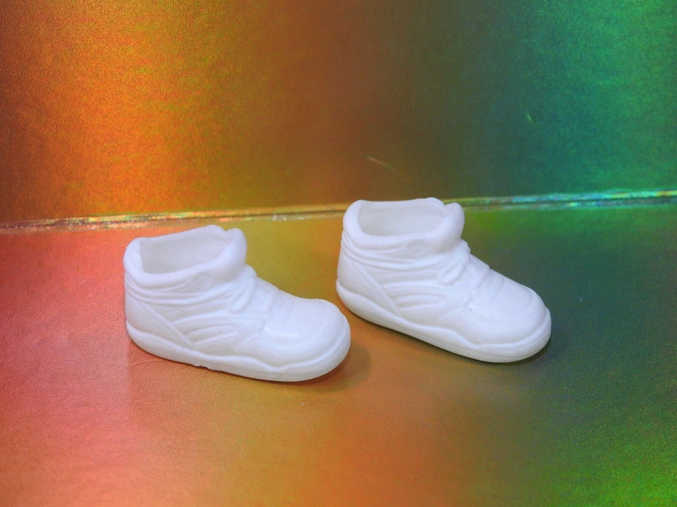 ZAPATOS MUÑECA BARBIE #179 ZAPATILLAS BLANCAS AÑOS 90 PARA CUERPO POSABLE AÑOS 90 Foto 1 de 1