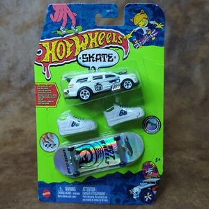 Hot Wheels Skate Pack Nitro Tailgater Tony Hawk 1:64 Diecast Car Fingerboard - Picture 1 of 3