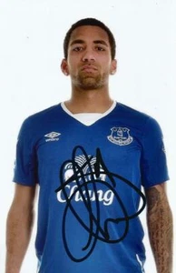 EVERTON: AARON LENNON SIGNED 6x4 PORTRAIT PHOTO+COA - Picture 1 of 1