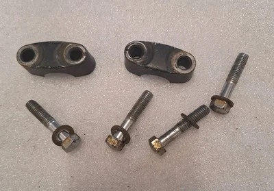 E. Yamaha XT 250 3Y3 1983 handlebar holder clamps screws handlebar - Image 1 of 4