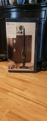 NOB Electrolux Well Q7 Pet Aspiradora Inalámbrica Palo Inalámbrica 2 en 1 Portátil Foto 1 de 4