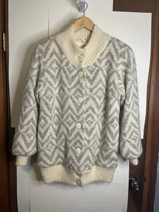 VTG Hilda Ltd Women’s Sz S Beige & Gray Geometric Icelandic Wool Sweater Jacket - Picture 1 of 10