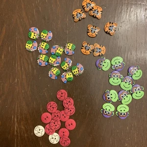Lot Of Children Buttons, Tiger, Monkey, Scotty Dog, Horse. Plastic. - Picture 1 of 5