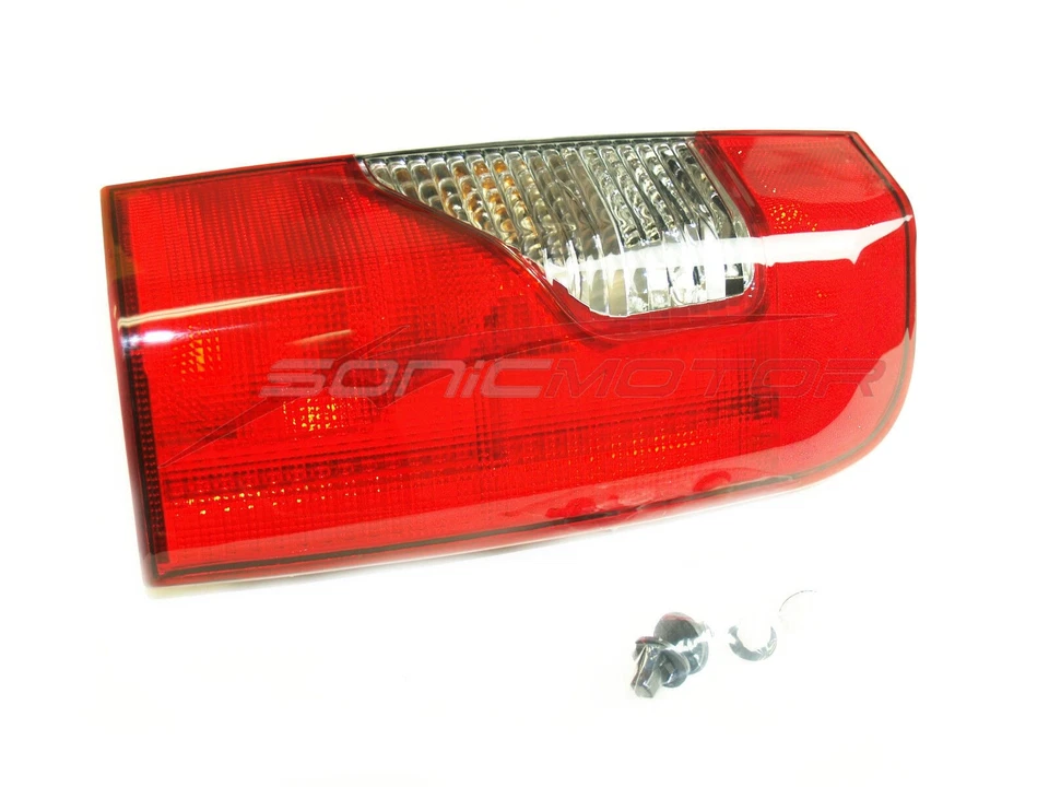 Lanterna traseira direita 2004 para Nissan Xterra - Imagem 1 de 3