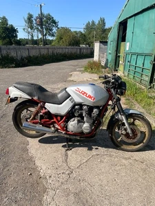 Barn find susuki gs 650 katana restoration project - Picture 1 of 22
