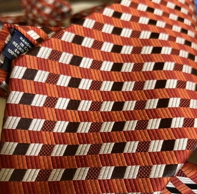 Van Heusen Orange/Brown Hand  Made 100% Polyester Neck Tie 3.5” X58” Vtg 70svibe - Image 1 of 4