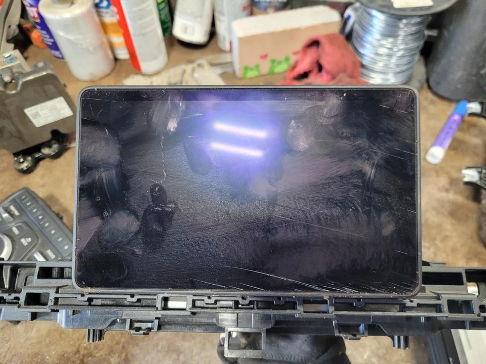 Info-GPS-TV Screen 8.25" Display Opt I8H Fits 17-19 AUDI A4 2009059 - Image 1 of 4