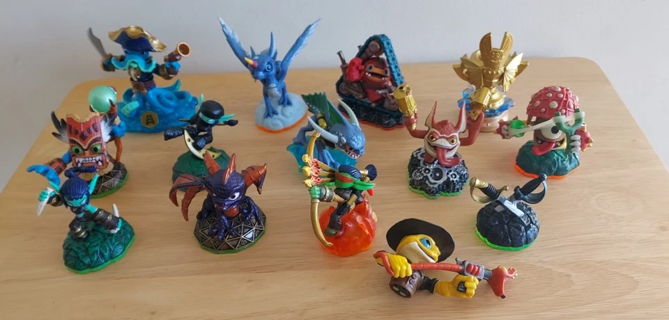 Skylanders Lot of 13 Figures/items. All Figures Have Been Tested And Work - Image 1 of 4