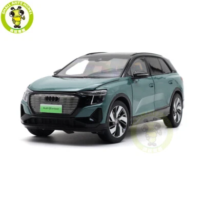 1/18 Audi Q5 e-tron 2022 With Light Green Diecast Model Toy Car Friends Gifts - Image 1 of 4
