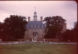 35 MM Slide  Colonial Williamsburg VA Historic Building Transparency - Picture 1 of 1