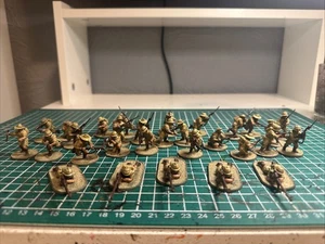 British Commonwealth Infantry WWII 28mm Bolt Action Painted x30 - Picture 1 of 7