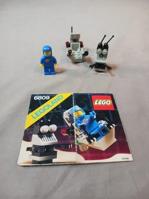 Lego - Classic Space  - 6809 - XT-5 and Droid - 100% Complete - Instructions - Image 1 of 4