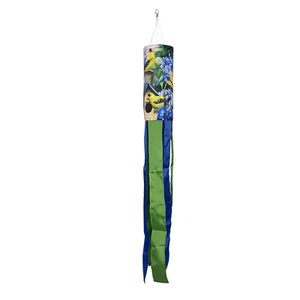 Jilgueros y hortensia Briarwood Lane Windsock Wind Twister - Imagen 1 de 2