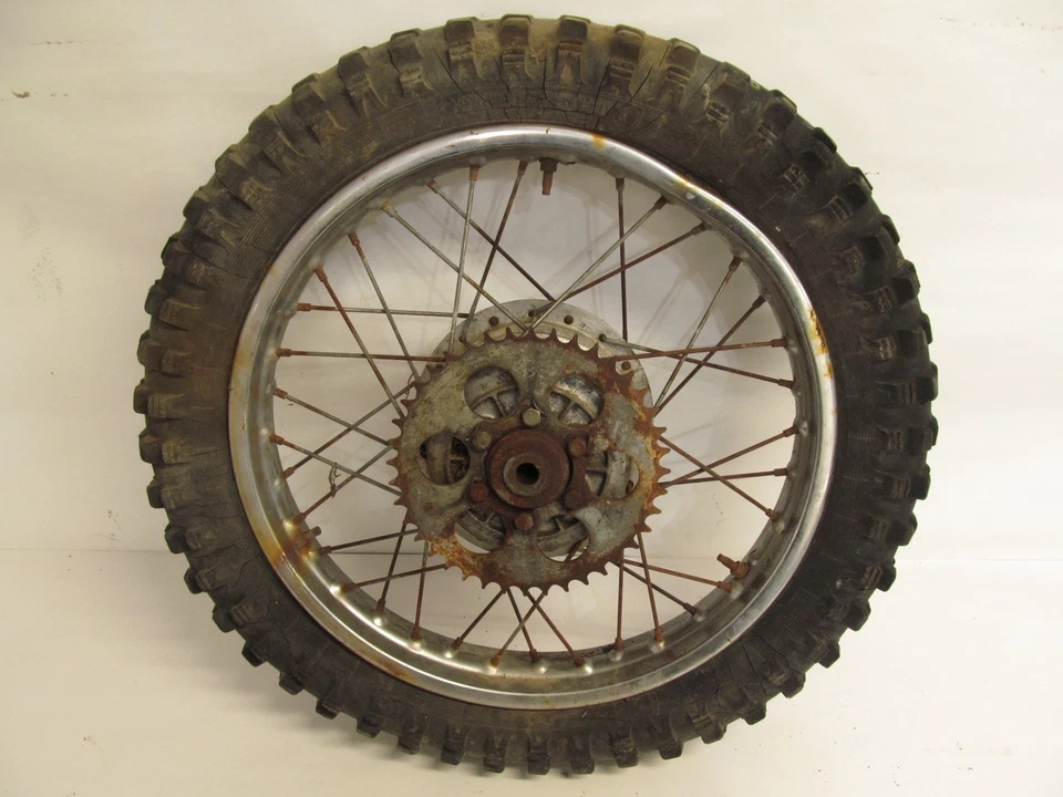 1976 YAMAHA DT 400 REAR WHEEL - Image 1 of 4