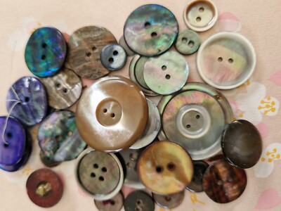 LOT DE 24 Boutons anciens en nacre - Mercerie vintage EUR 4,00 - FR