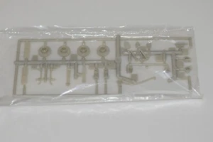 MOEBIUS 1952 HUDSON HORNET CABRIO 1204 ⭐TEILE⭐ BREMSRÜCKENPLATTEN + MEHR 1:25 - Bild 1 von 3