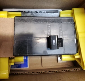Square D QOM100VH 100-Amp 2-Pole QO Main Circuit Breaker 100A 2P 120/240V New - Picture 1 of 7