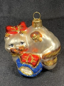 Vintage Made In Poland Blown Glass Ornament Tabby Cat On Blue Pilllow Bow - Picture 1 of 18