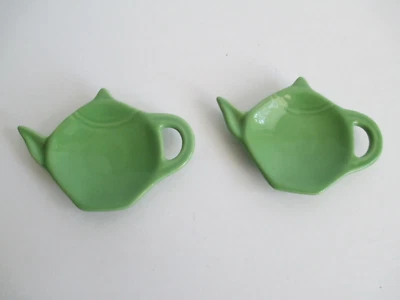 Juego de 2 platos de bolsa de té Old Amsterdam Porcelain Works 1701 con forma de tetera verde Foto 1 de 2