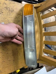 Fog/mark/park/turn Light/lamp GMC SIERRA 1500 Left 99 00 01 02 03 04 05 06 07 - Picture 1 of 4
