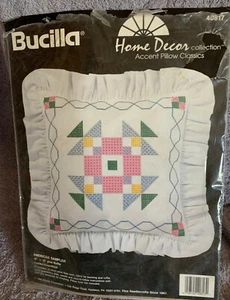 Bucilla American Sampler Counted Cross Stich Accent Pillow Kit 40817 Open/Unused - Bild 1 von 2