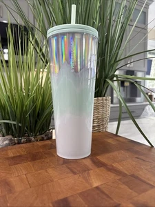 Vaso de vaso frío Starbucks 2021 Ice Wave blanco como nuevo 24 oz - Venti aislado (NUEVO) - Imagen 1 de 6