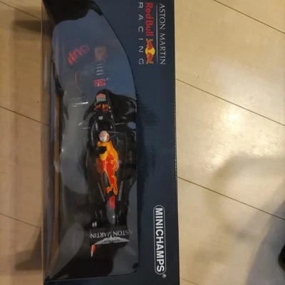 Minichamps 1/18 Aston Martin Red Bull RB15 Max Verstappen F1 Model 2019 - Immagine 1 di 4