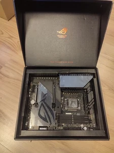 ASUS ROG Maximus Z790 Dark Hero LGA 1700 ATX Intel Mainboard - Bild 1 von 6