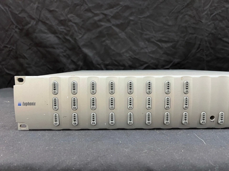 EUPHONIX MD 704 MADI TO AES CONVERTOR - Image 1 of 4