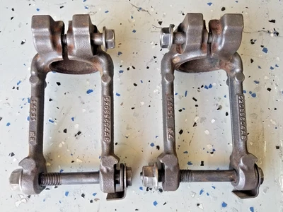 2005-2010  JEEP GRAND CHEROKEE COMMANDER LH RH SET FRONT STRUT FORKS CLEVIS - Image 1 of 4