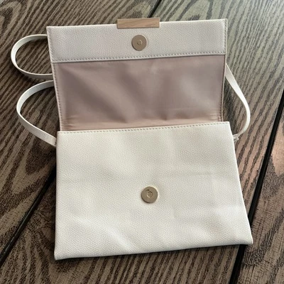 Bolso de mano H&M blanco/crema pequeño con textura de guijarro Foto 1 de 4