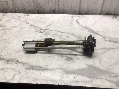 Bomba de gasolina Harley Davidson VRSCA V 04 Rod  Foto 1 de 3