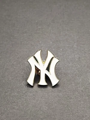 MLB Baseball Team New York Yankees Logo Enamel Pin, FREE SHIPPING! - Image 1 of 2