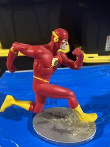 JLA COVER TO COVER FLASH STATUE (DC Direct) -- 1281/1900 -- In Box - Picture 1 of 5